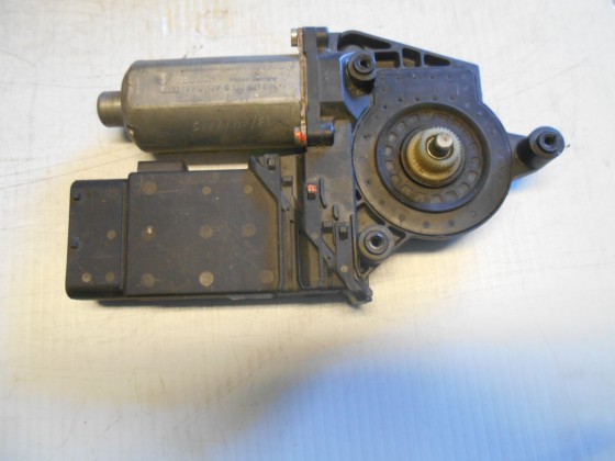 Motor Elevador Vidro Frt Drt VW Golf IV 1998 MEV156